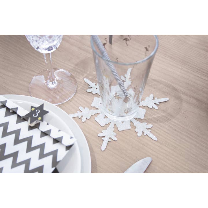 Tim&Puce Factory - Wholesale Christmas Decoration - SET OF 8 SILVER SNOWFLAKES 15CM2
