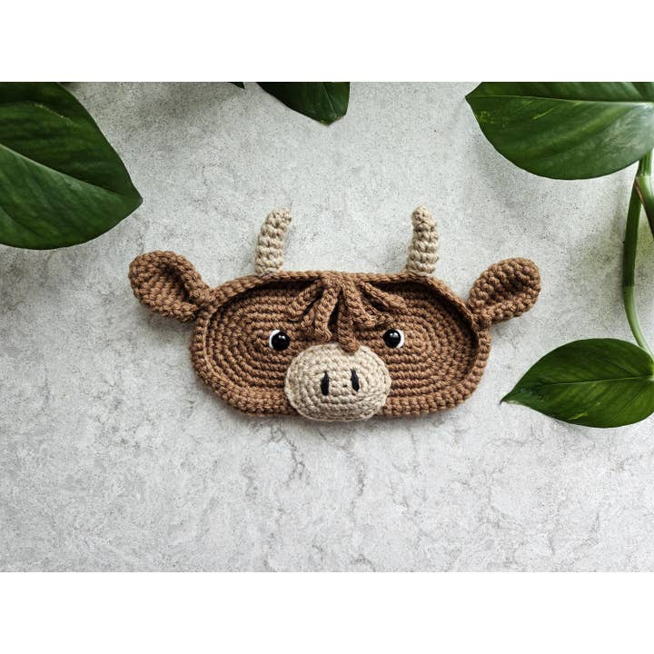 Highland Cow Glasses Holder, Cute Highland Cow Crochet for wholesale by TOMOPOD LLC