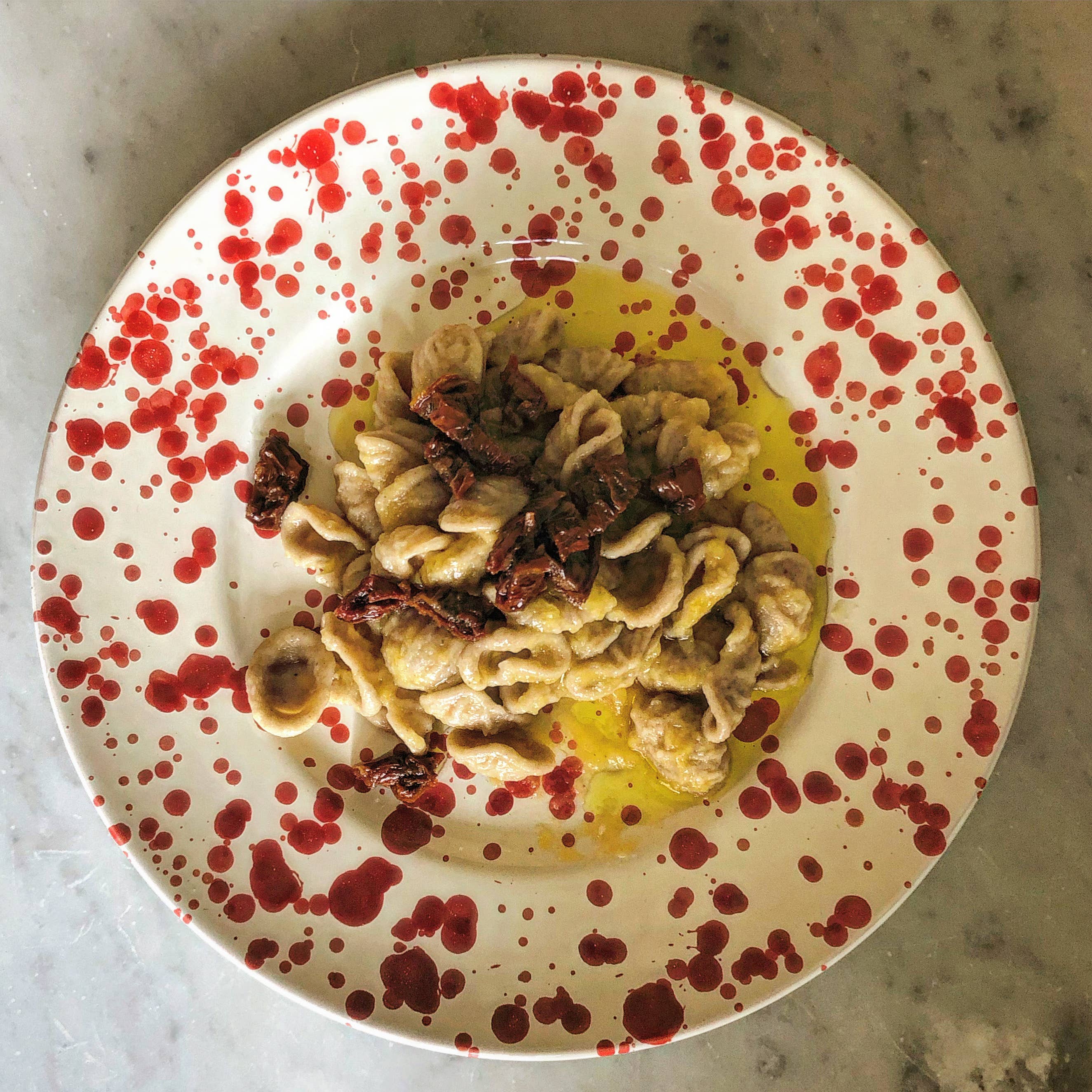 LOLIVA - Vente Assiette de service - Plat Plat diam. 25 cm - Ligne Schizzato3