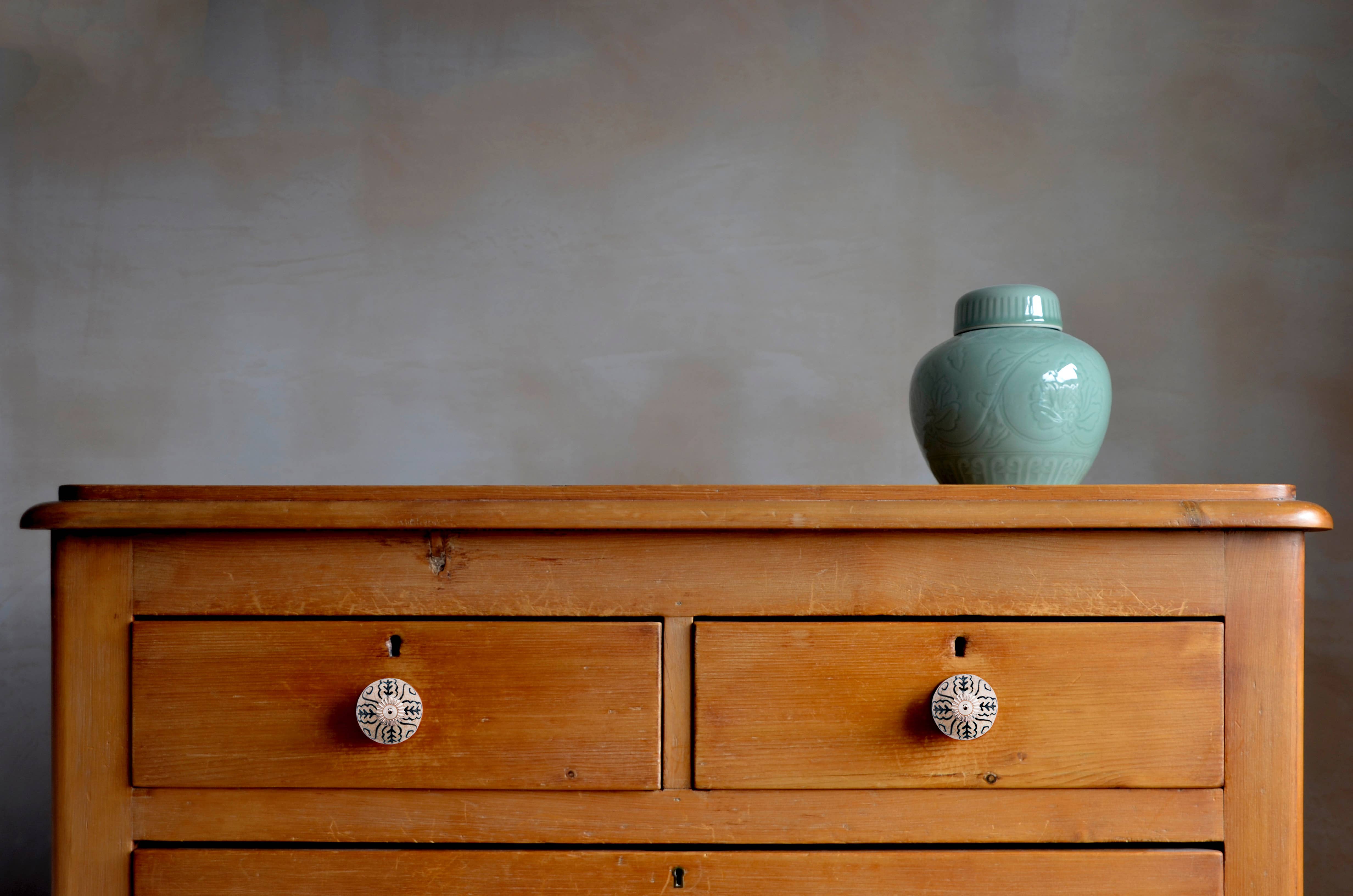 Mela Artisans - Wholesale Knob/Pull - Chambal Gardens Painted Ceramic Knob Set of 12 Indigo White4