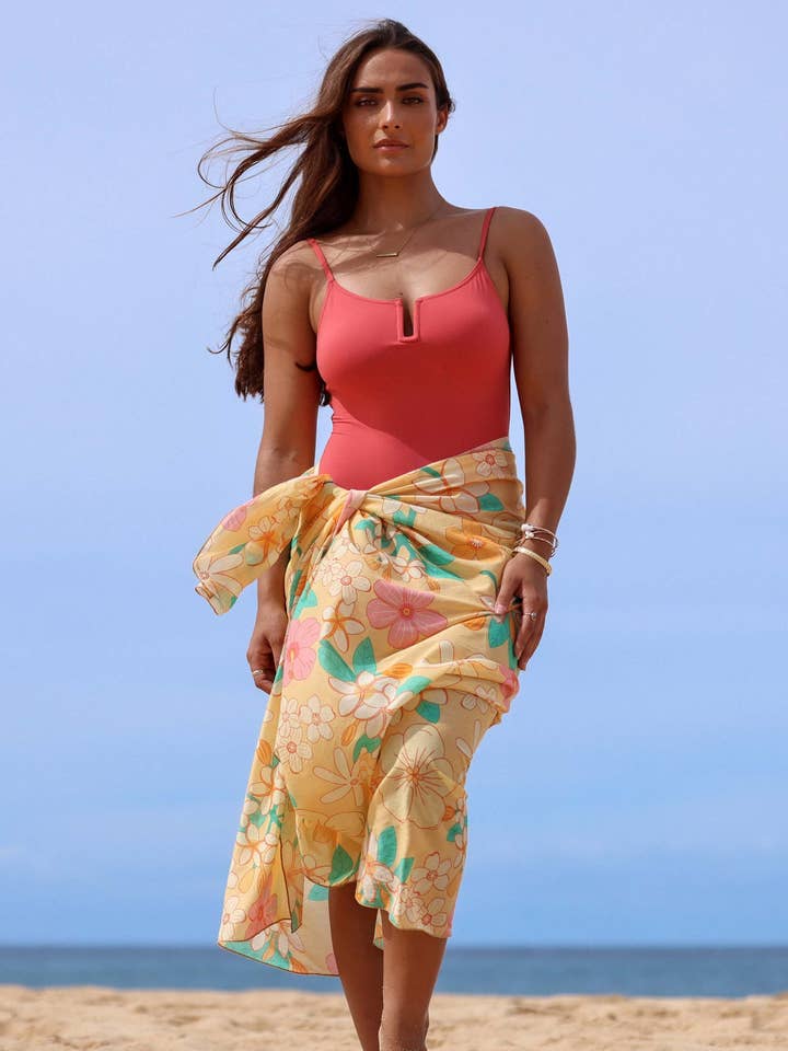 Pareo en coton biologique Kailua Blooms pour la vente par Tag Aloha Co.