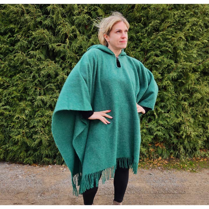 NorraVilla - Wholesale Poncho - Women's - Wool Poncho - Vakaris - Pale green4