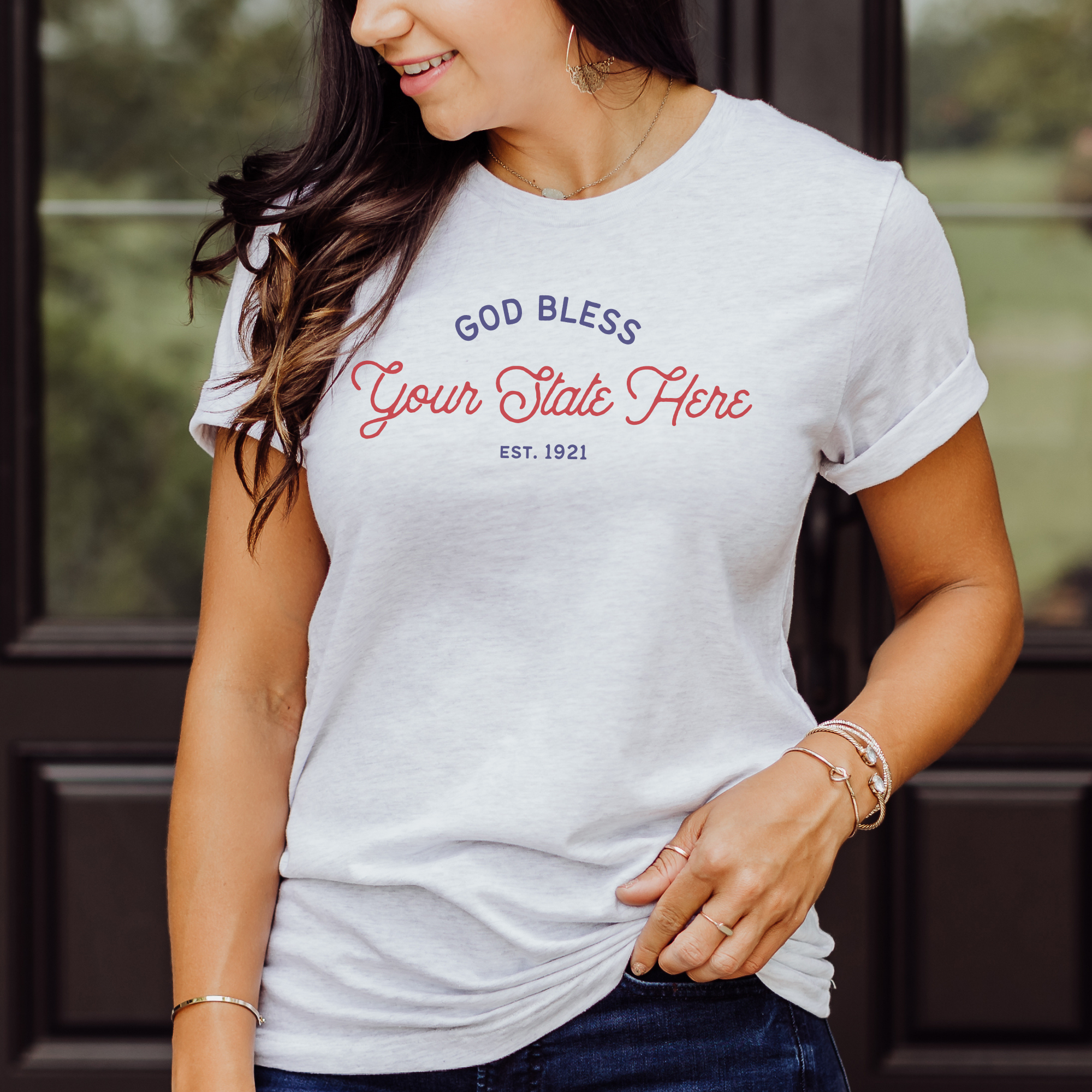Faith & Life Christian Brands – Großhandel T-Shirt mit Siebdruck – Damen – T-Shirt „God Bless Your City Hometown 4th Of July“3