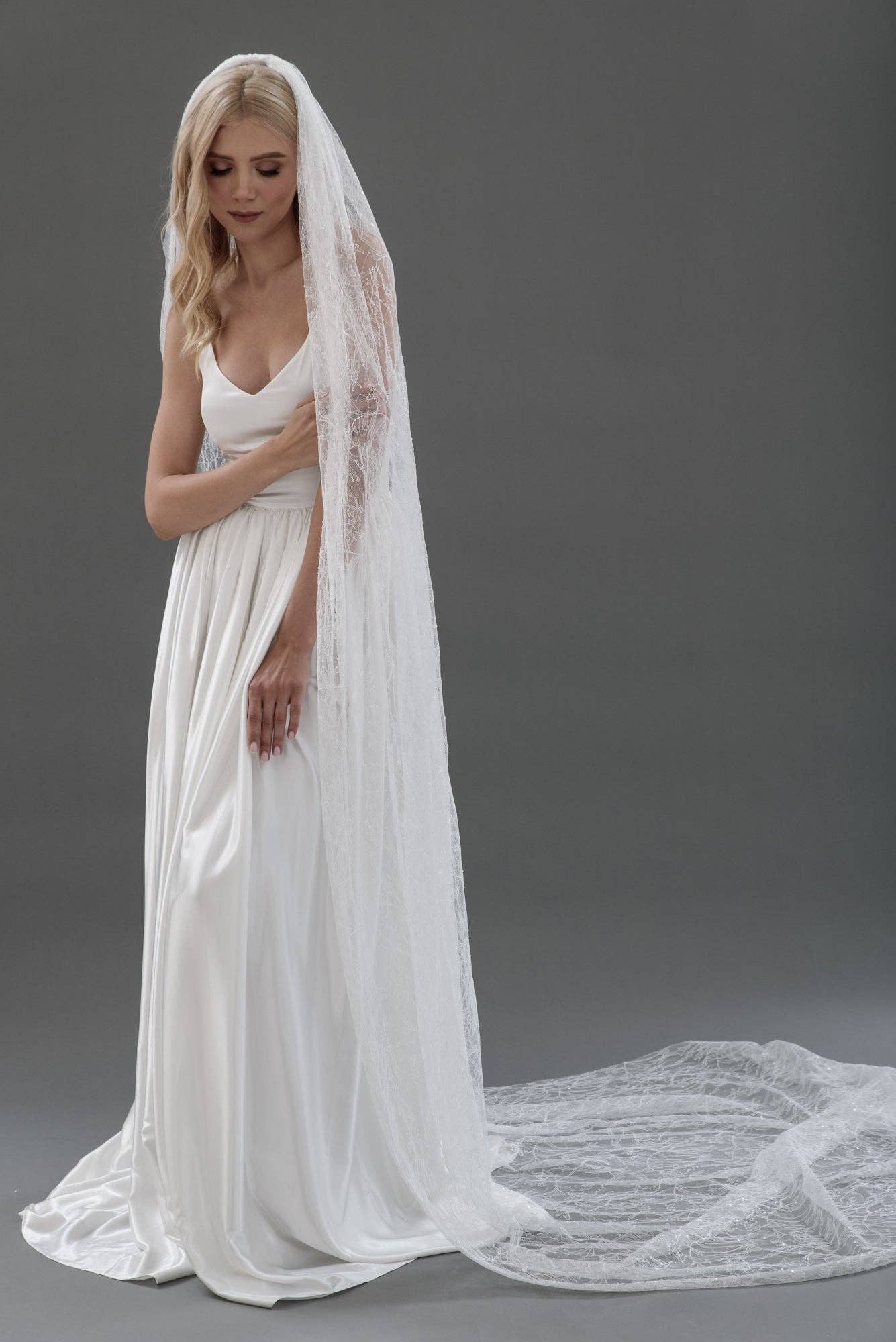 Heirloom Bridal Company - Wholesale Veil – Women’s - Chantilly Lace Veil V2415