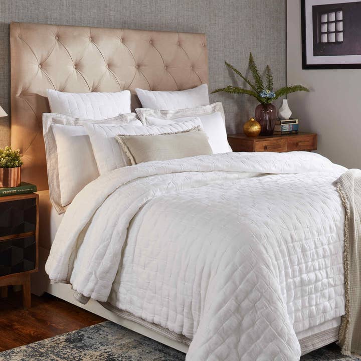 Orchids Lux Home - Wholesale Quilt - Sophie Quilt - Queen - 94" X 96" - White