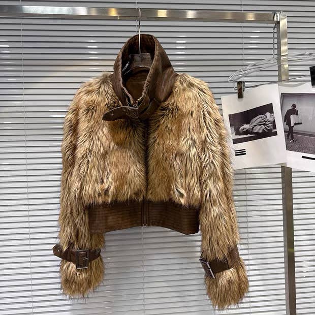 Productseeker - Vente Manteau en fourrure/fausse fourrure – femme - Manteau court patchwork en fausse fourrure et cuir JK265 2025 hiver8