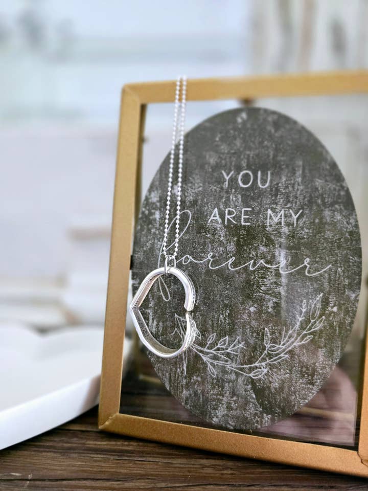 Hanger met Drijvend Hart voor wholesale door Wandering Tulips