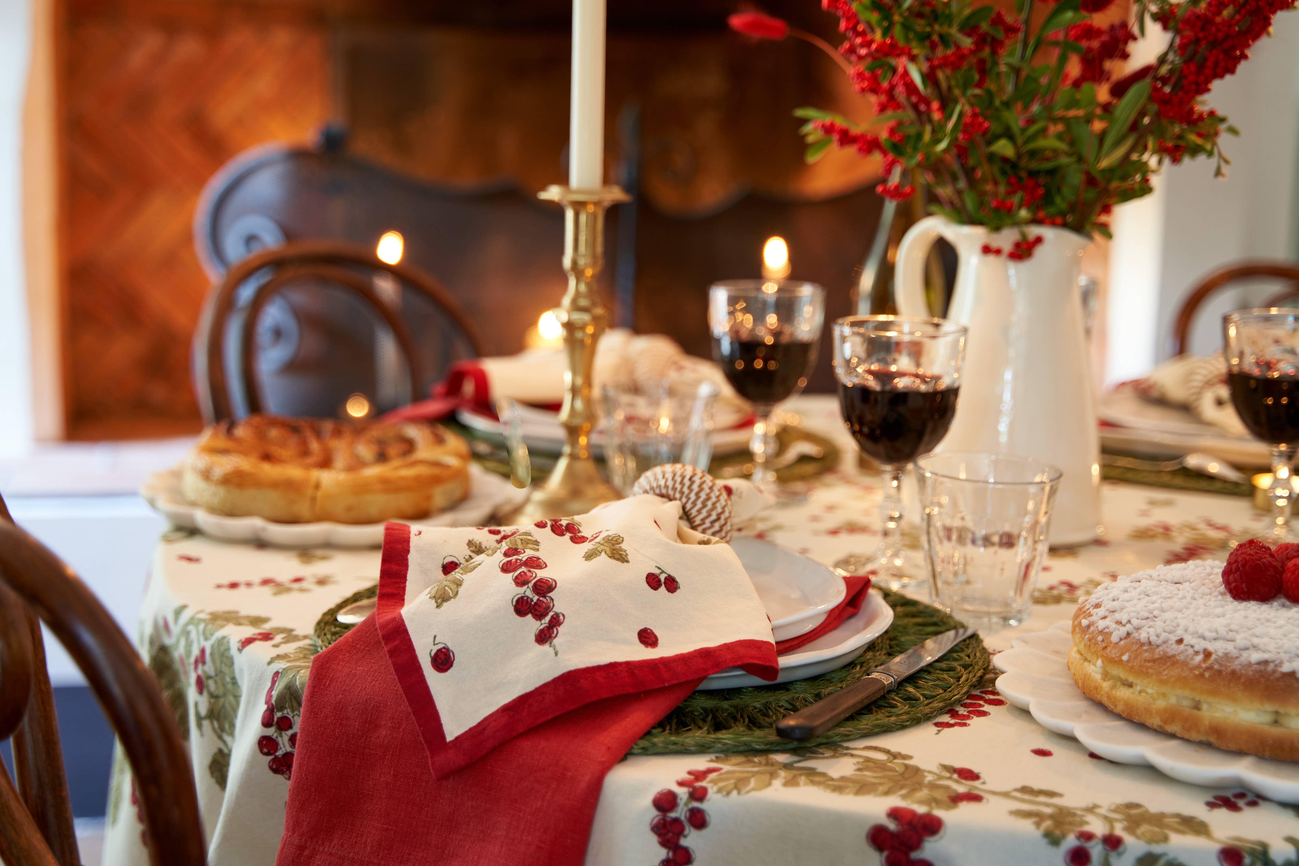 Couleur Nature - Wholesale Dinner & Cloth Napkin - Gooseberry Red/Green Napkin - Set of 63