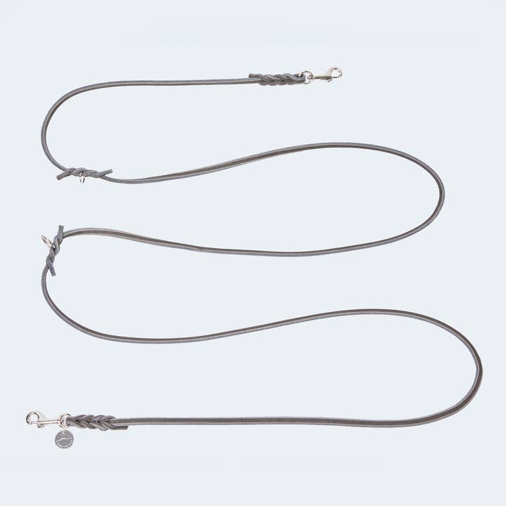 ​​Leopold's Finest for dogs - Wholesale Pet Leash - Dog - Adjustable lead leash made of greased leather4