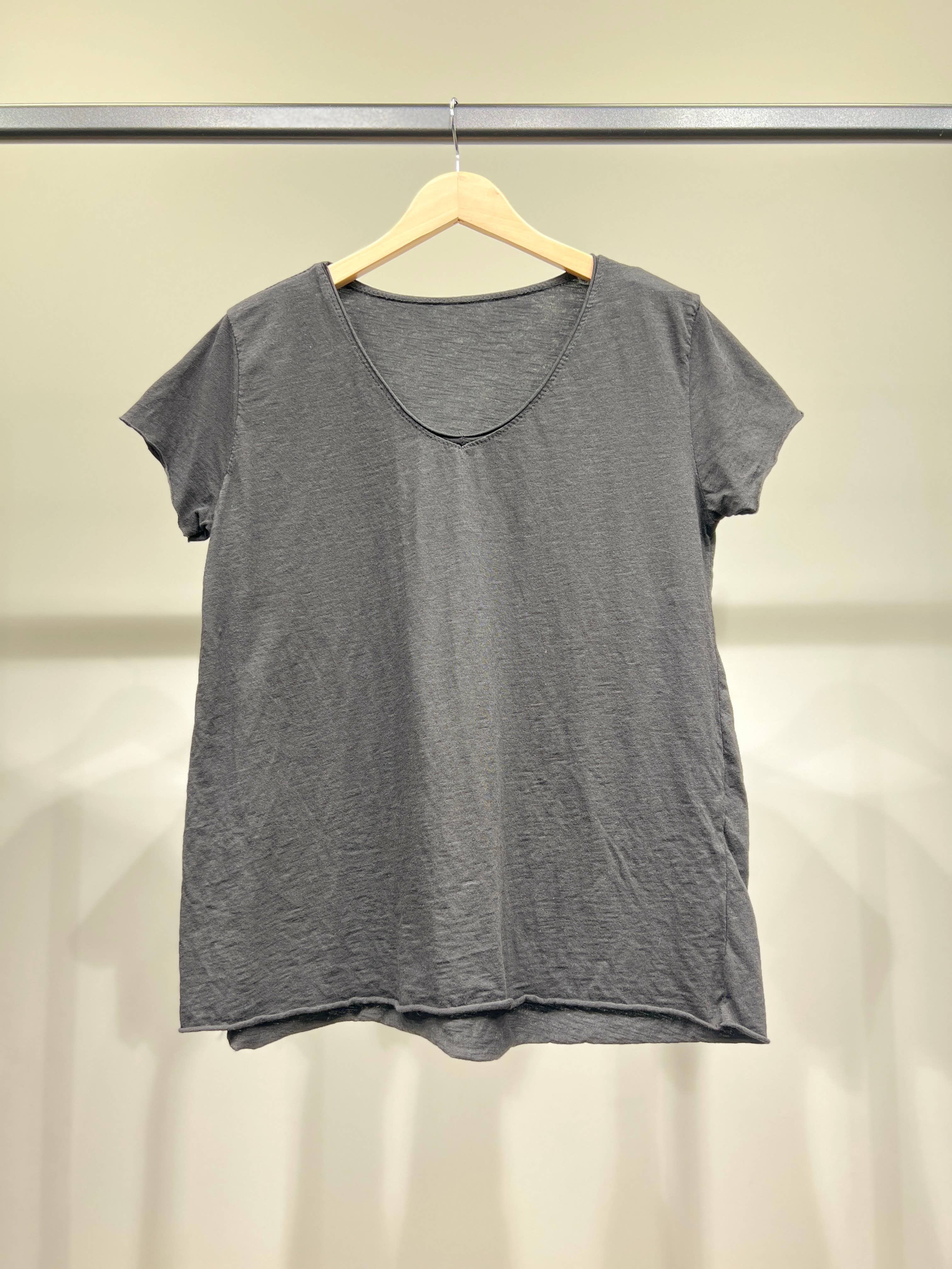 L'Emotion - Wholesale T-Shirt - Women's - Short Sleeve Round Neck T-Shirt 100% Cotton3