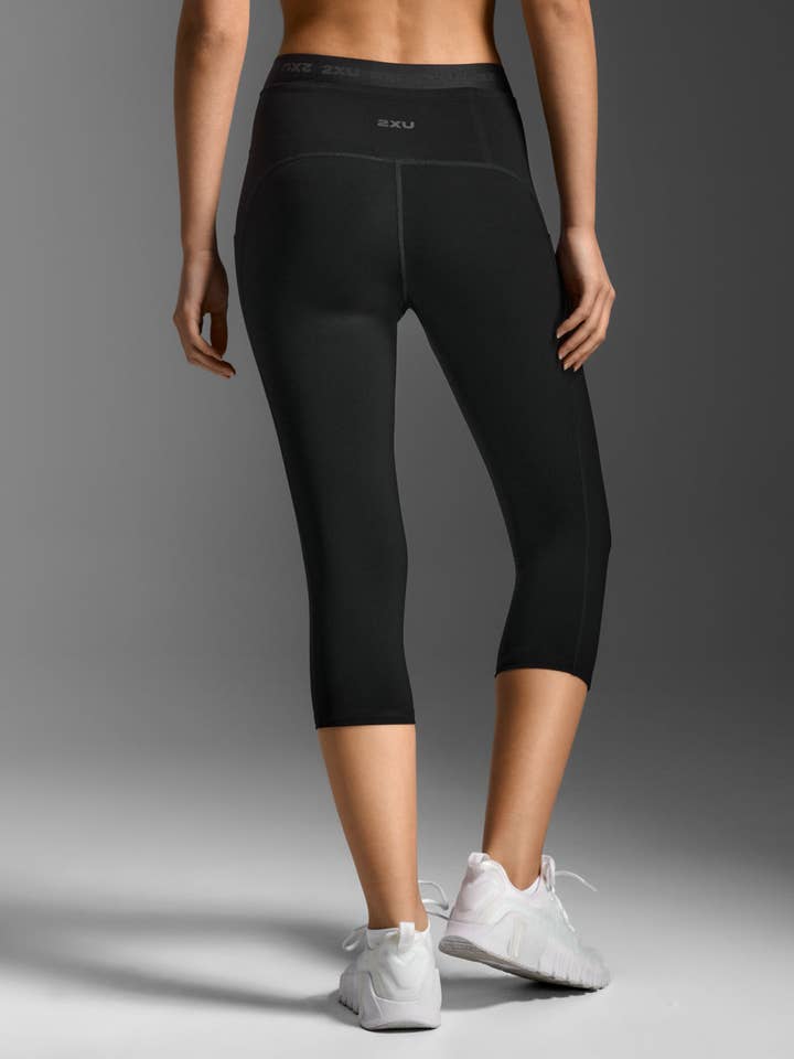 Form Stash Hi-Rise Compression 3/4 Tights with Pockets for wholesale by 2XU