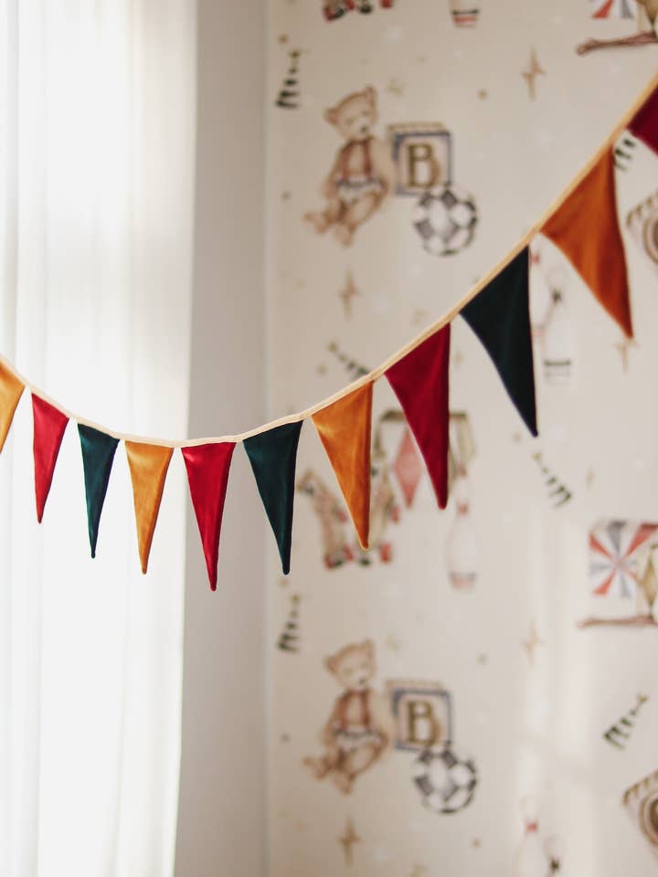 “Merry Christmas” velvet Garland, holiday home decor for wholesale by Moi Mili