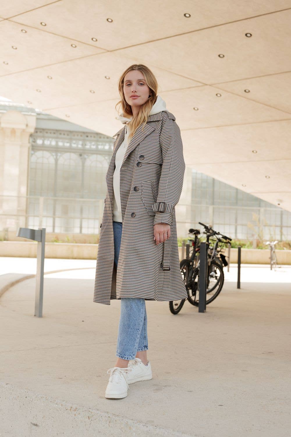 Attrait Paris - Wholesale Trenchcoat - Dames - Lange trenchcoat met pied-de-pouleprint2