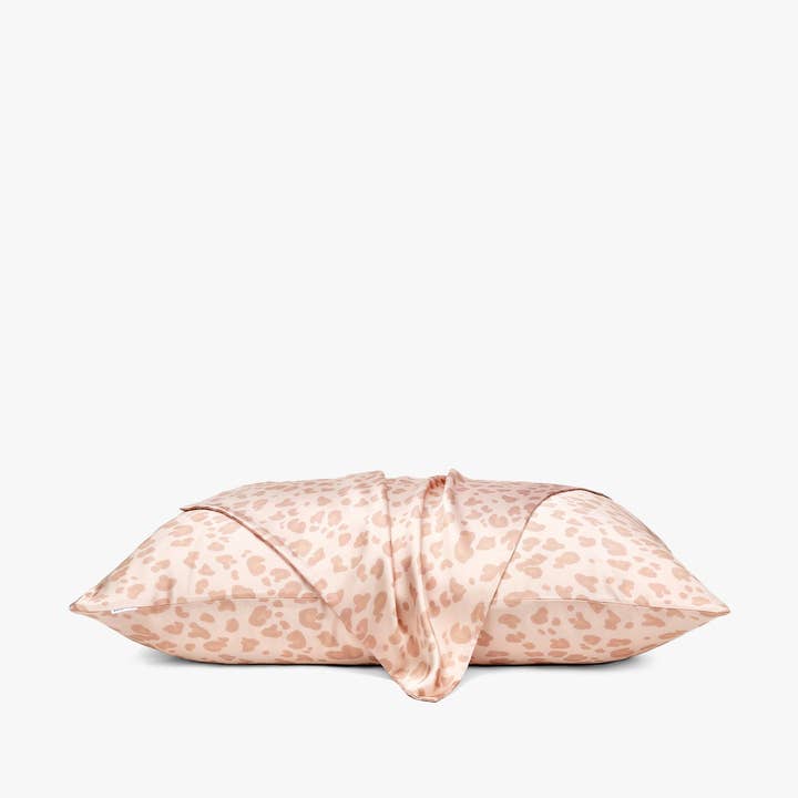 Vaca rosa Conjunto de Beleza Seda Wild Dream para venda a revendedores na Faire1