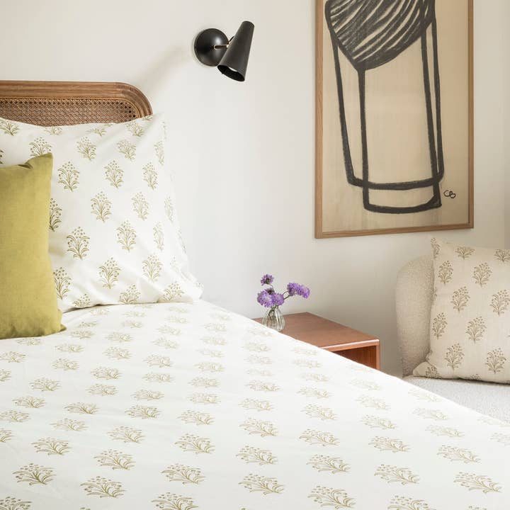 Housse de couette Eloise en olive pour la vente par MAISON POIRE