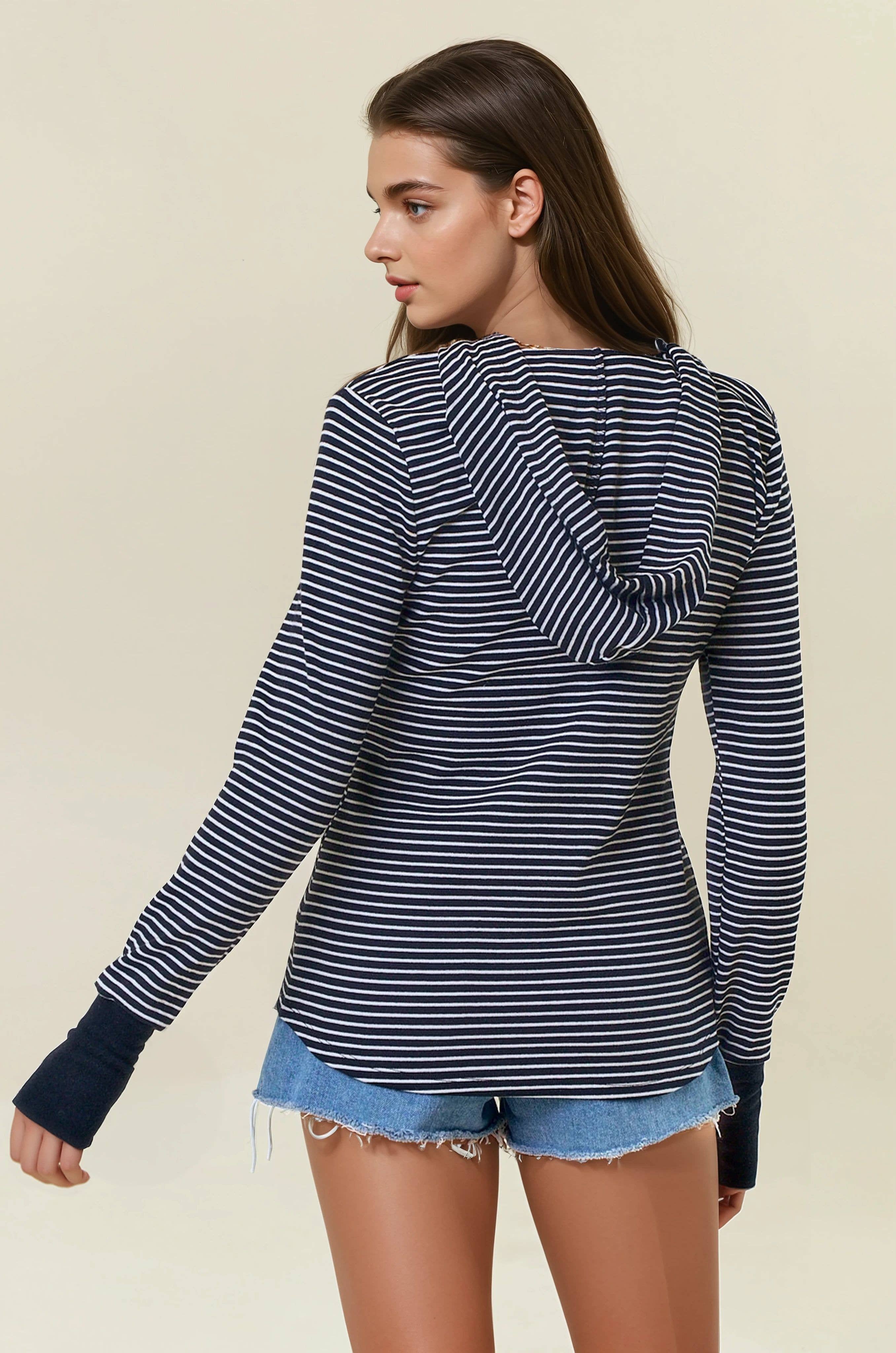 Doe and Rae – Engroshandel Hoodie – Kvinder – HENLEY RIBBET HÆTTE TOP - 43325T23