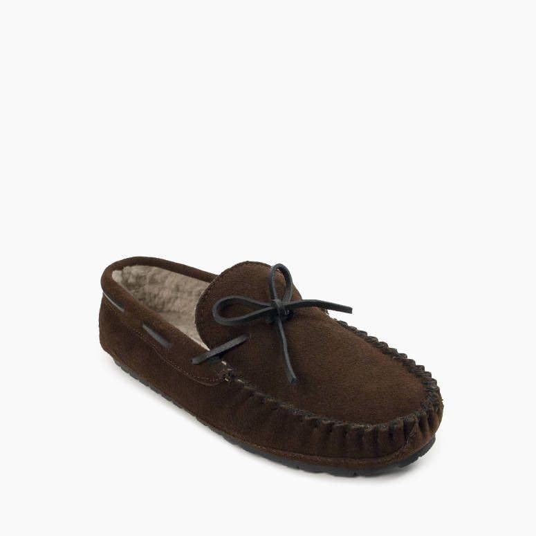 Minnetonka - Vente Chaussons – homme - Pantoufles à enfiler doublées de poils Casey en daim pour hommes10
