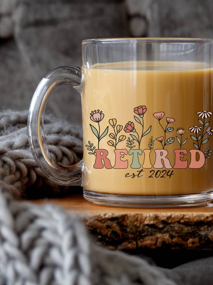 Retirement 2024 Glazen mok Cadeau voor collega voor wholesale door The Gift Club