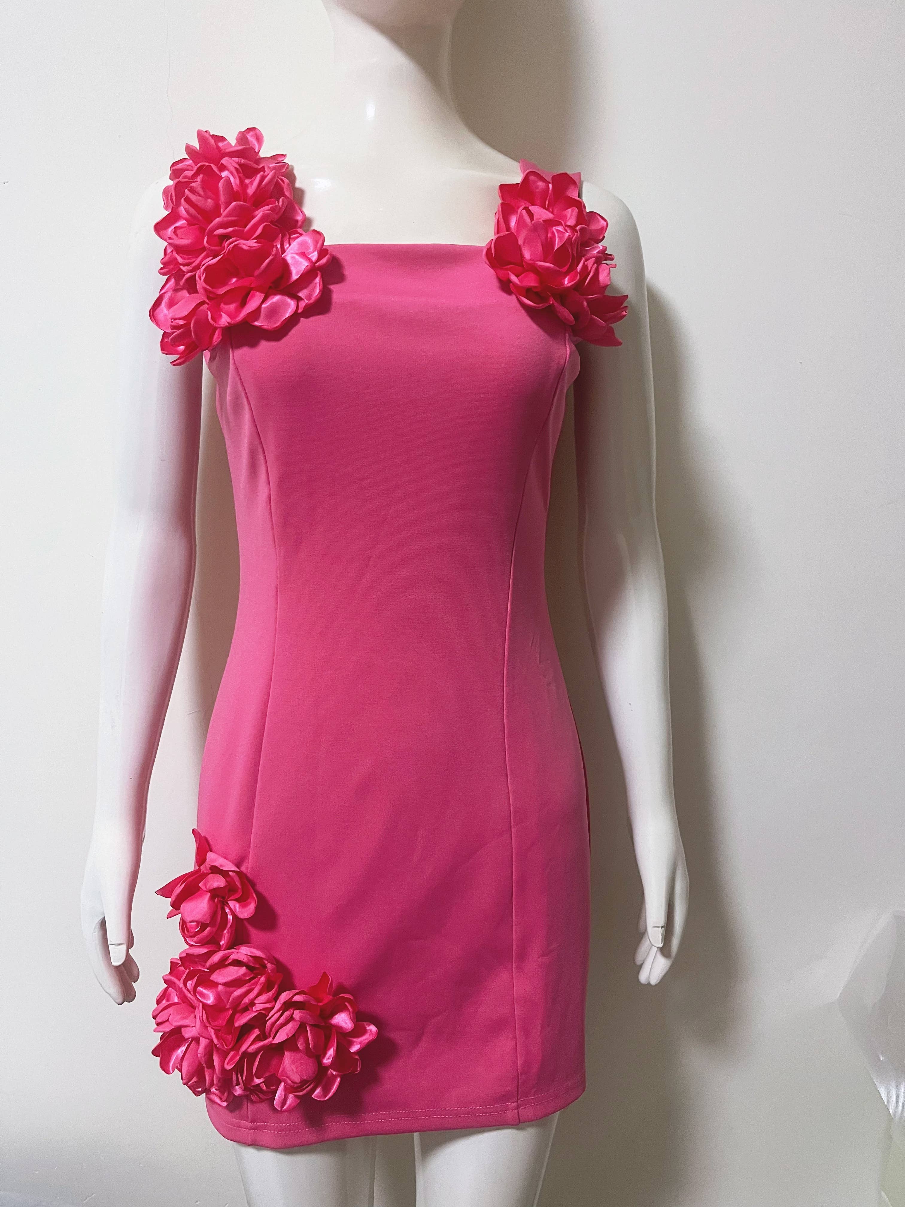 Fuchsia Robe courte trapèze à fleurs 3D fuchsia DR804 en vente sur Faire2