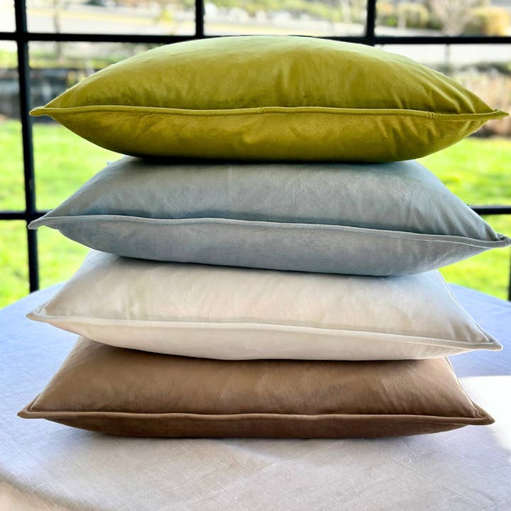 Arte Italica & Crown Linen Designs - Wholesale Throw/Decorative Pillow - Sicily Velvet Boudoir Pillow