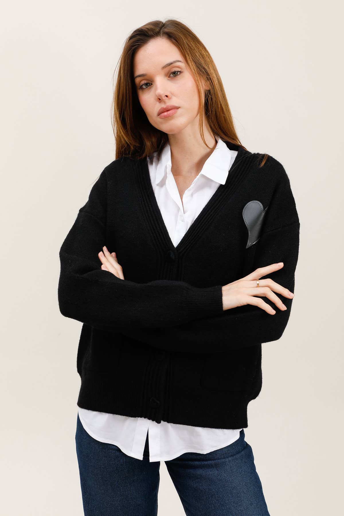 MOOYA - Wholesale Cardigan - Women's - Plain knit cardigan with heart details and buttons - JS0063