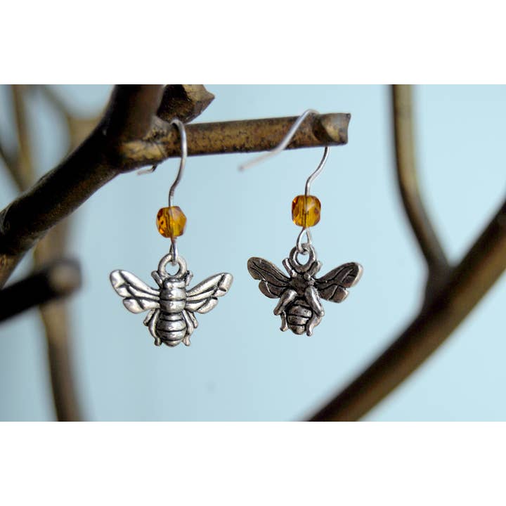 Enchanted Leaves - Vente Boucles d'oreilles pendantes - Boucles d'oreilles en forme de petites abeilles en argent | Jolis pendentifs en forme de bourdon en miel4