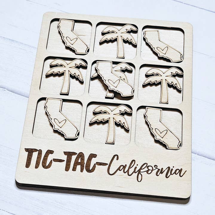 The Trendy Traveler - Wholesale Board Game - California Palm Tree Tic-Tac-Toe Game