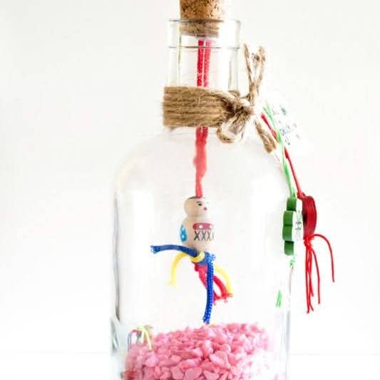 Lucky Pot XL red for wholesale by Sidedish Cards