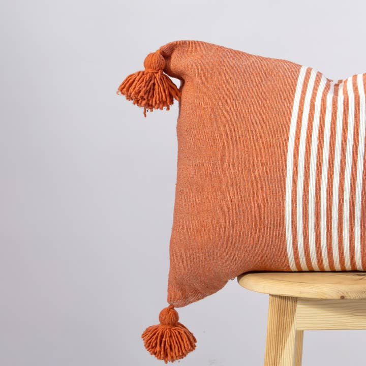 woolsouk ( We handle U.S. import procedures for you ) – wholesale Dekorativ kudde – Marockansk kudde-handgjord kudde-kasta kudde-orange4