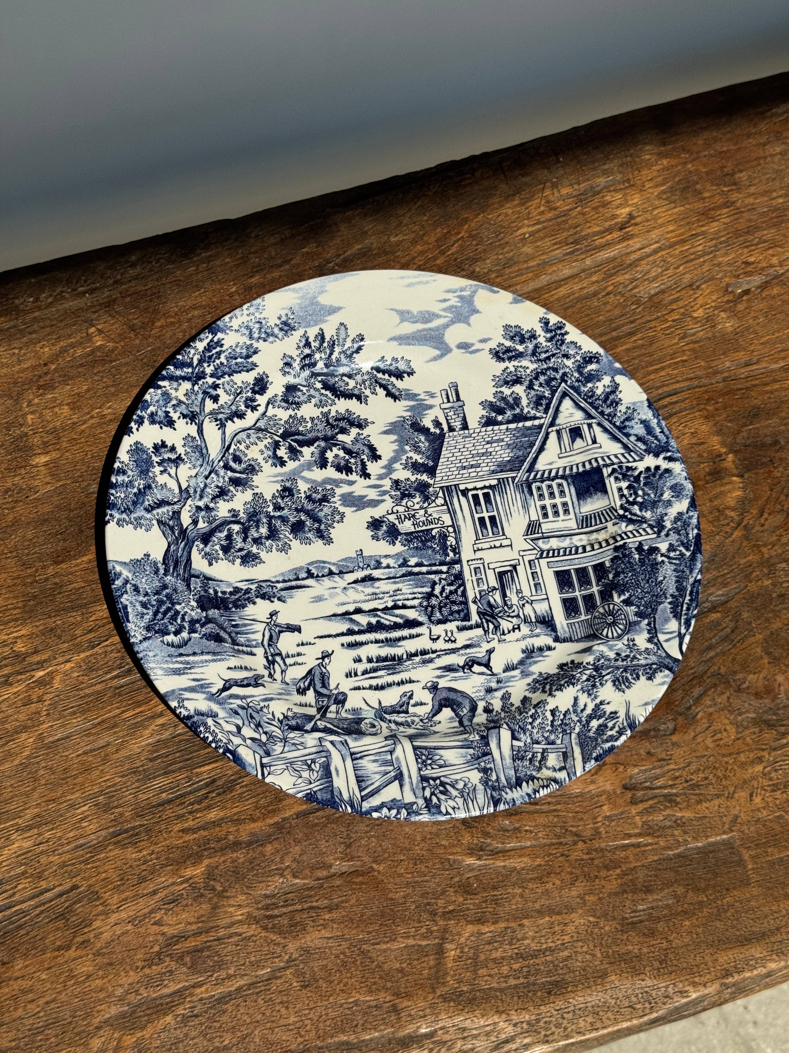 Office Objets - Wholesale Dinner plate - A large English flat plate with blue decoration