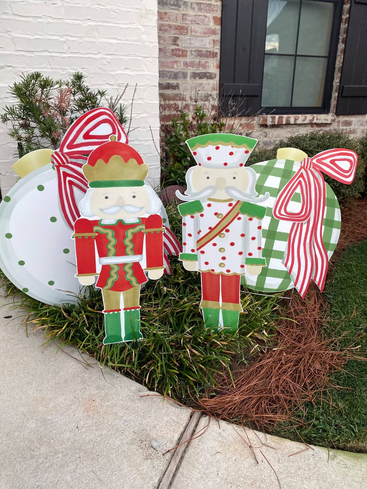 Lovely Reese - Vente Bibelots/décorations d'extérieur - Ornements verts et blancs1