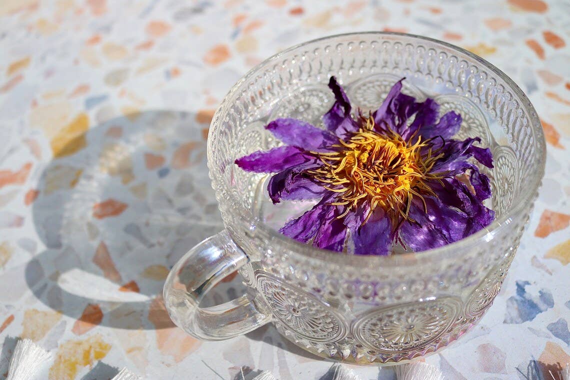 Urbll – wholesale Loose tea – Egyptian Blue Lotus • Whole Flowers1