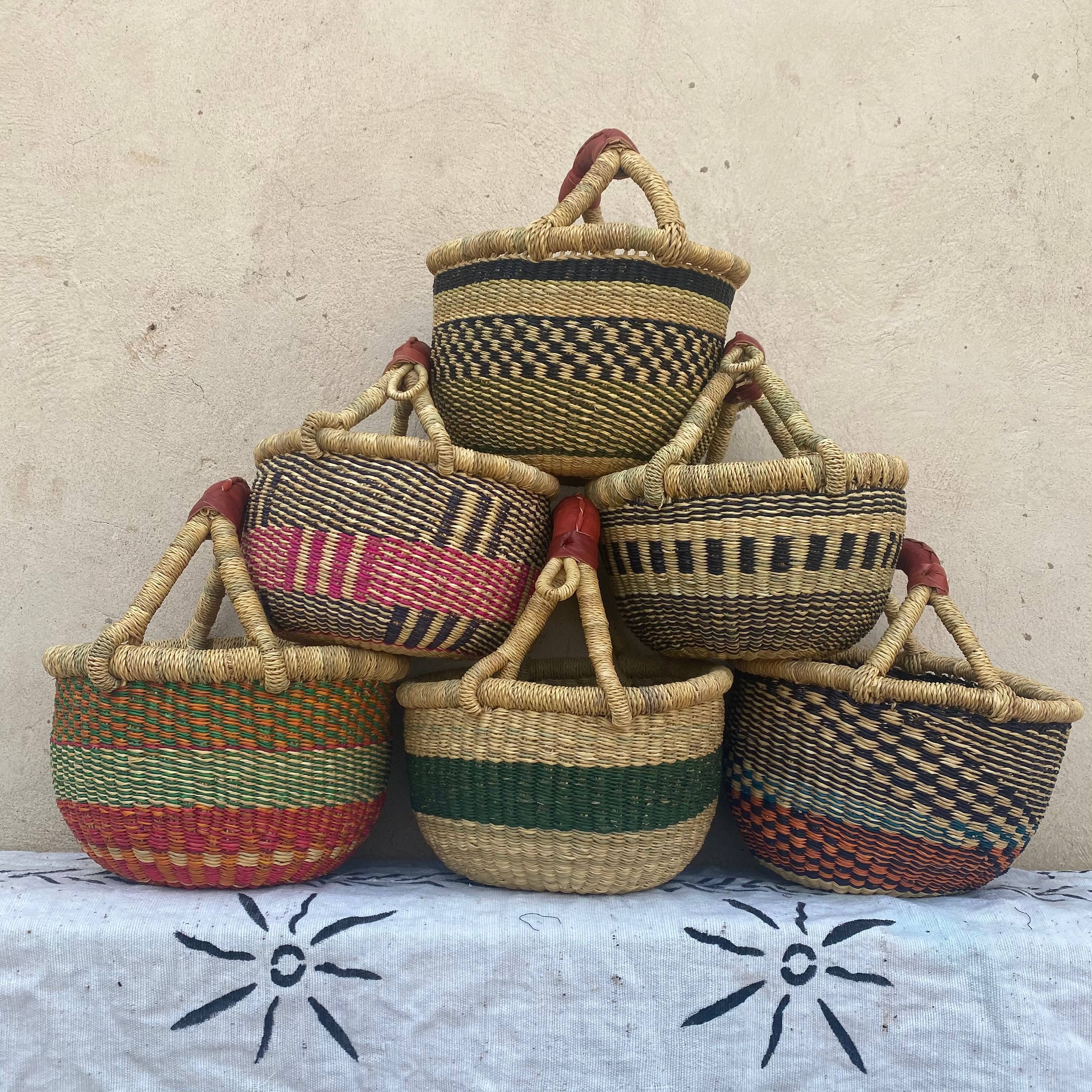 ARA BOLGA BASKETS LLC - Wholesale Basket - Small Round Assorted Bolga Basket2