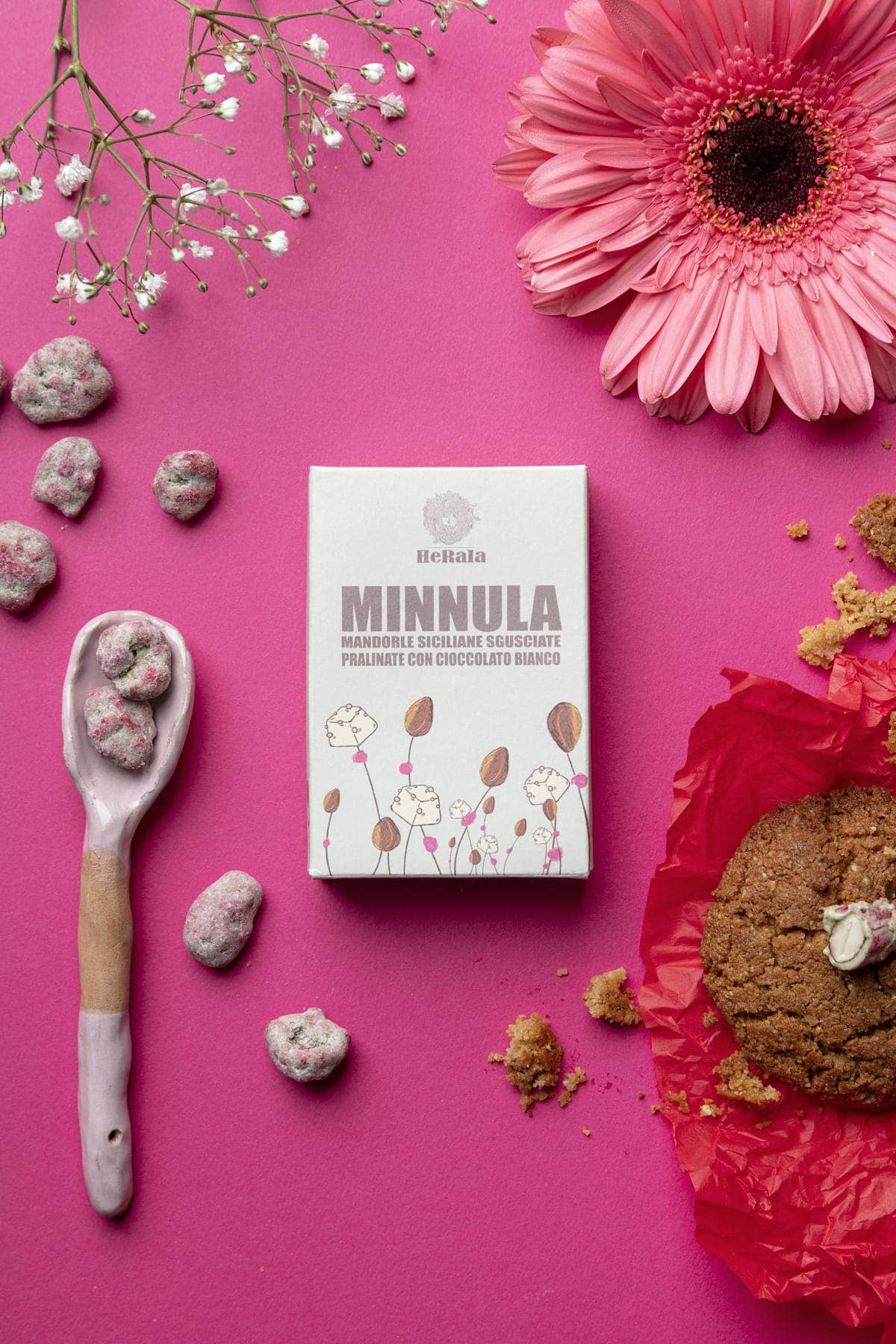 Heraia - Wholesale Dried/Dehydrated Fruit - Pralinated Almonds with White Chocolate, Raspberries and Mint1