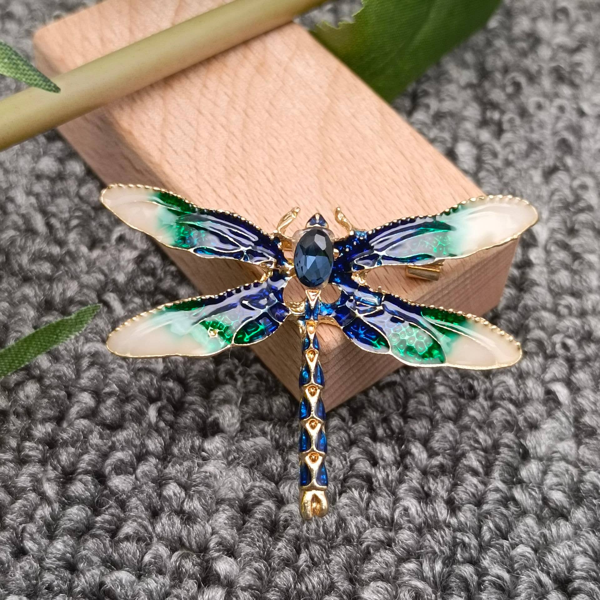 Mio Queena - Wholesale Brooch - Rhinestone Enamel Dragonfly Brooch Clothes Pin0