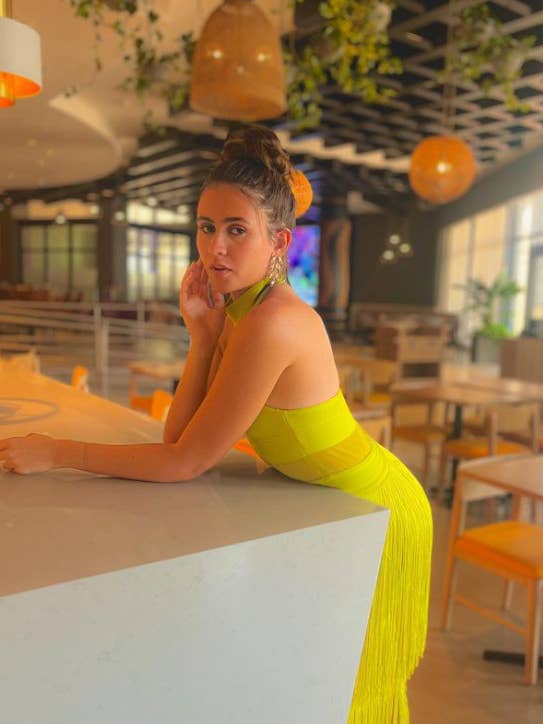 VERDE CIDRA Vestido tipo vendaje con detalle de flecos de venta al por mayor en Faire