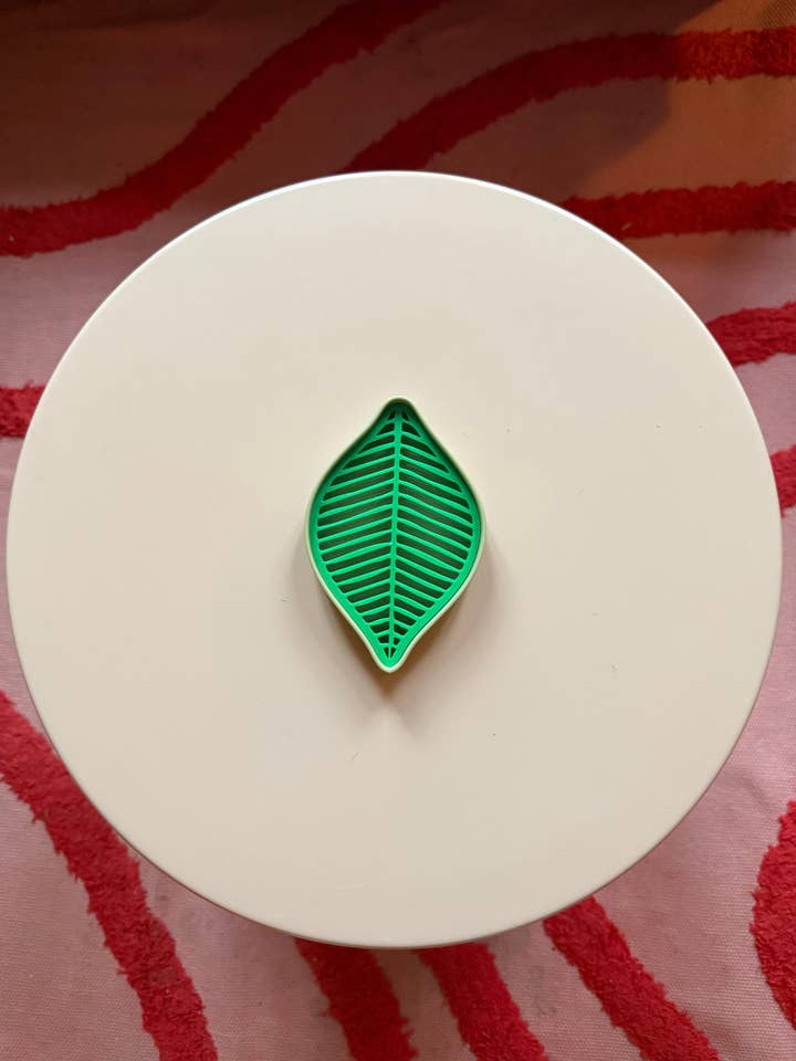 3D-utskriven tvålfat i grön bladform - Hållbar & Modern | Designer Badrumsdekor för wholesale av Wichtigedinge
