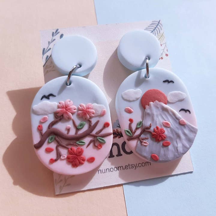 Pendientes de Flor de Sakura • Joyería Montaña Fuji • Joyería de Arcilla Polimérica para venta al por mayor de NoomCottageClay