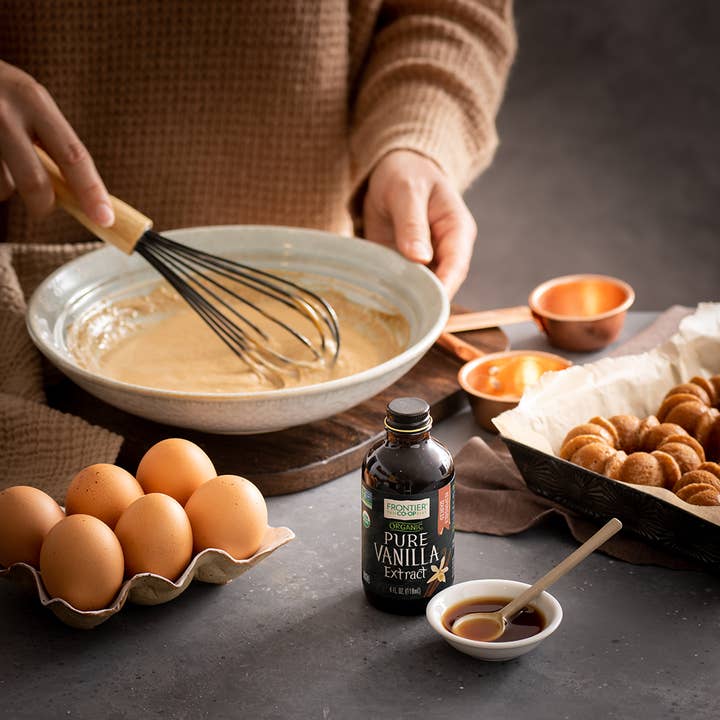 Frontier Co-op - Wholesale Vanilla/Fruit Extract - Pure Organic Vanilla Extract Countertop Display, 15 Ct3