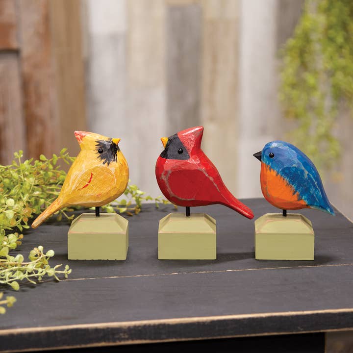 The Hearthside Collection – wholesale Dekorativt bordsobjekt – Snidad tjock trä manlig kardinal på basen3