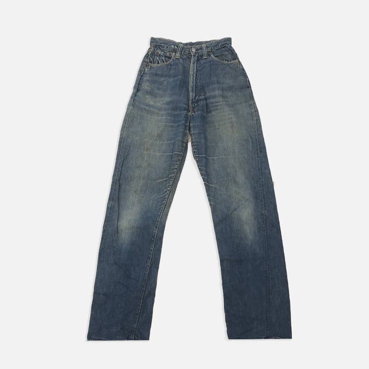 Pantalon en denim brut vintage Levi's - 26 pouces pour la vente par The Era NYC