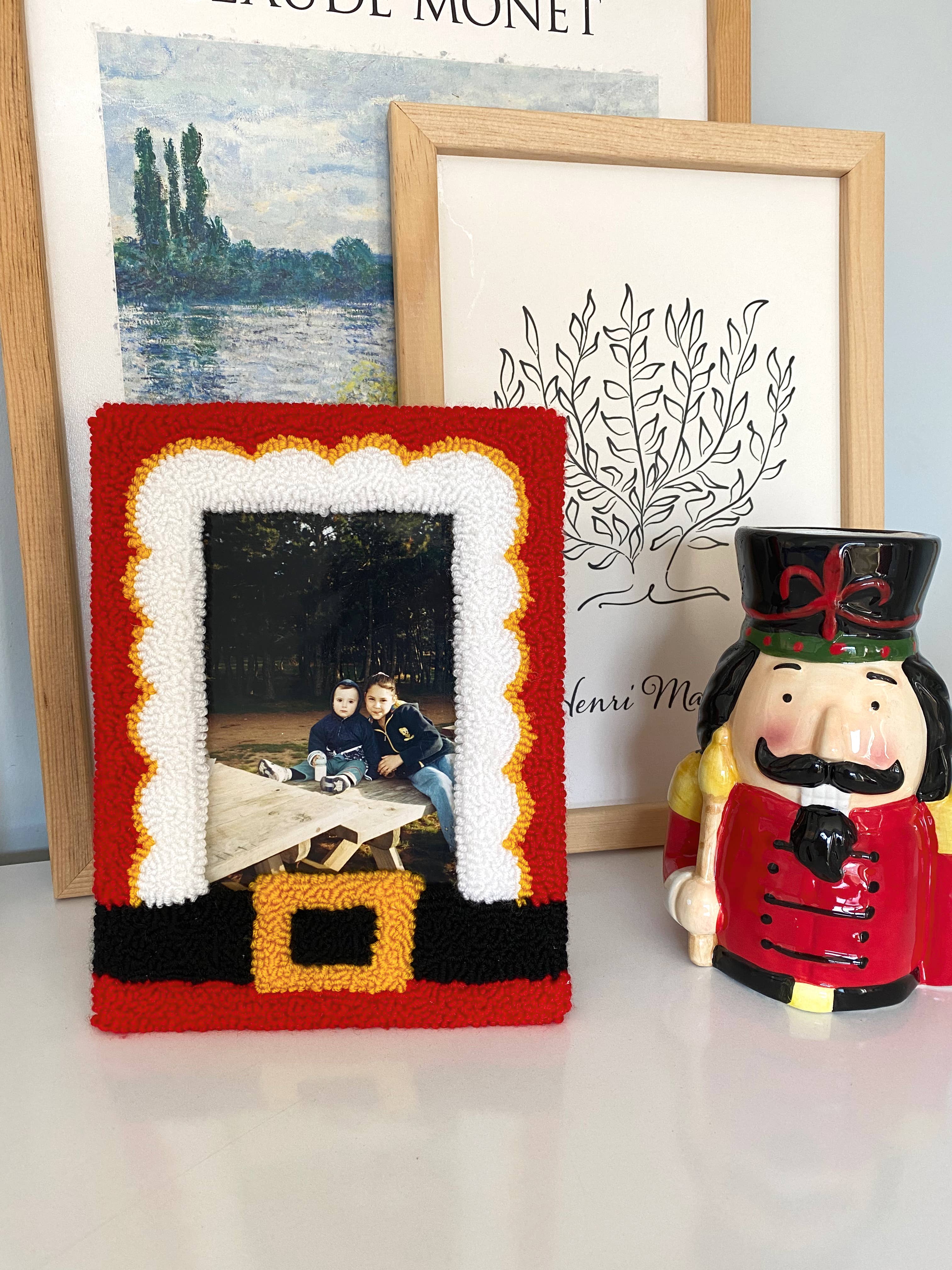 Mudita Rug Studio - Vendita all'ingrosso Cornice portafoto - Cornici per Foto con Punch Needle Natalizio – Decorazioni Fatte a Mano9