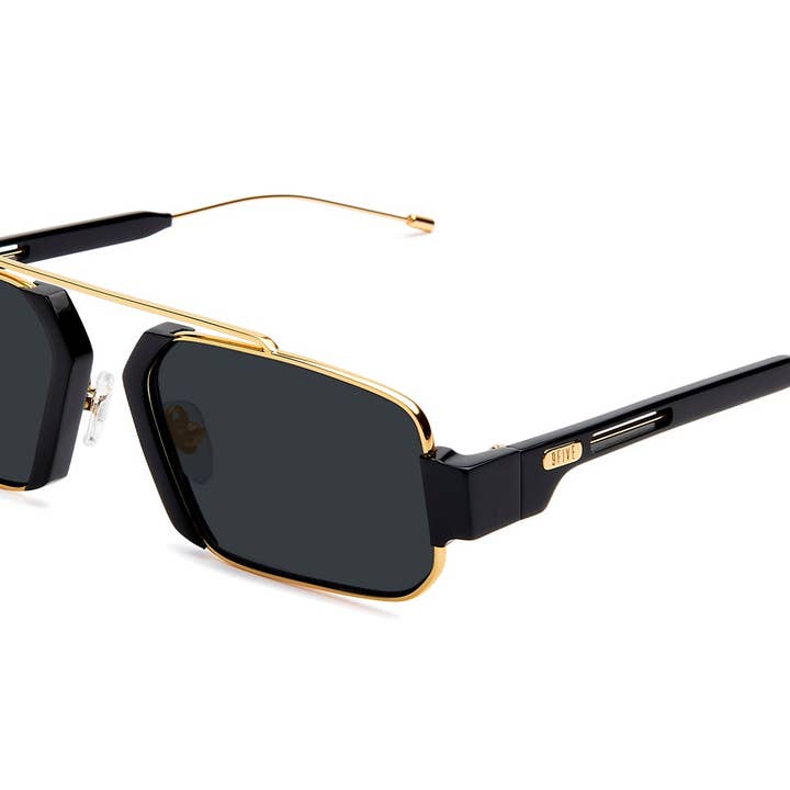 Occhiali da sole 9FIVE Logan neri e oro 24 carati per la vendita all'ingrosso da parte di 9FIVE