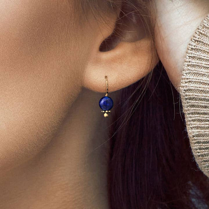 Orecchini Everyday - Lapislazzuli blu navy per la vendita all'ingrosso da parte di Maz Jewelry