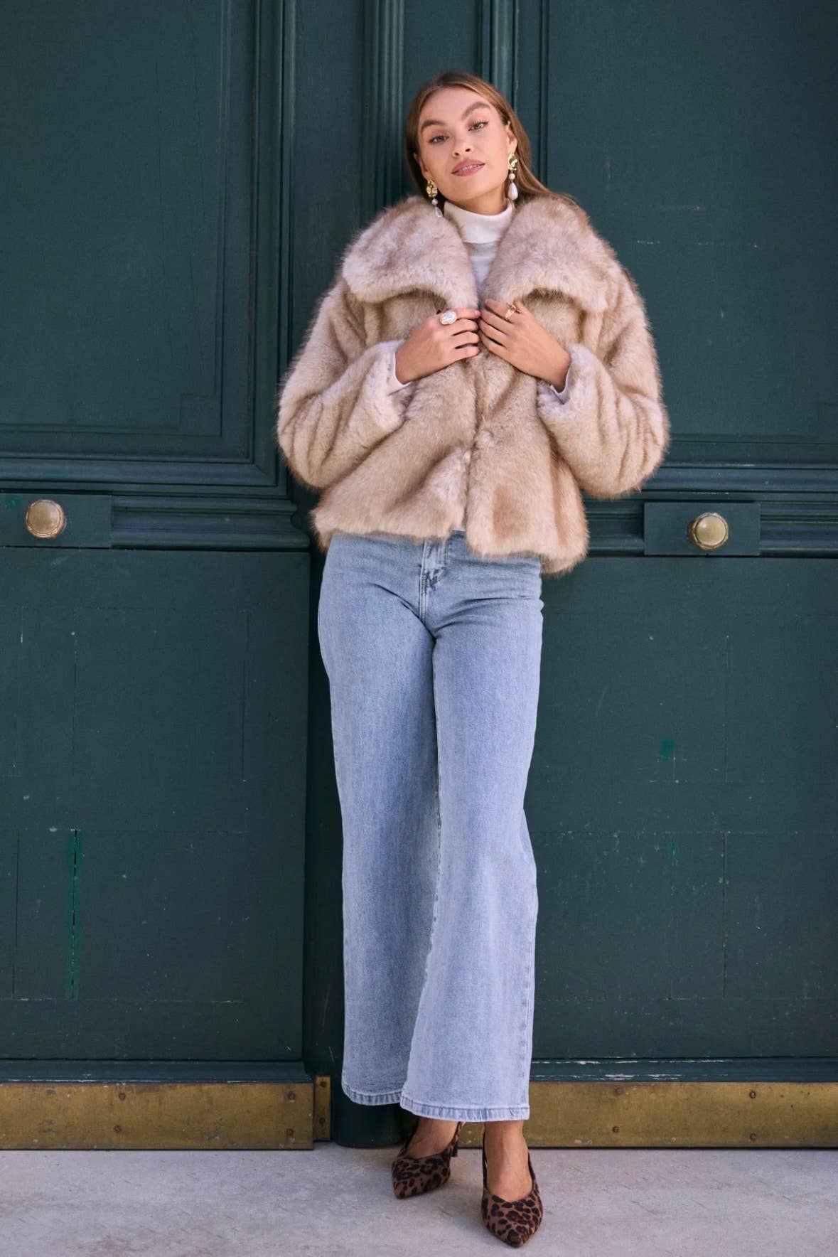 Frime - Wholesale Fur/Faux Fur Coat - Women's - Short faux fur puffer jacket - 88118