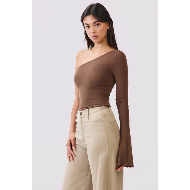 Haut asymétrique à une épaule pour la vente par Honey Mango