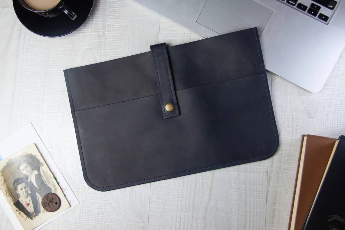 Pikore – wholesale Laptop/tablet case – Women's – Laptop Pro 13 case1