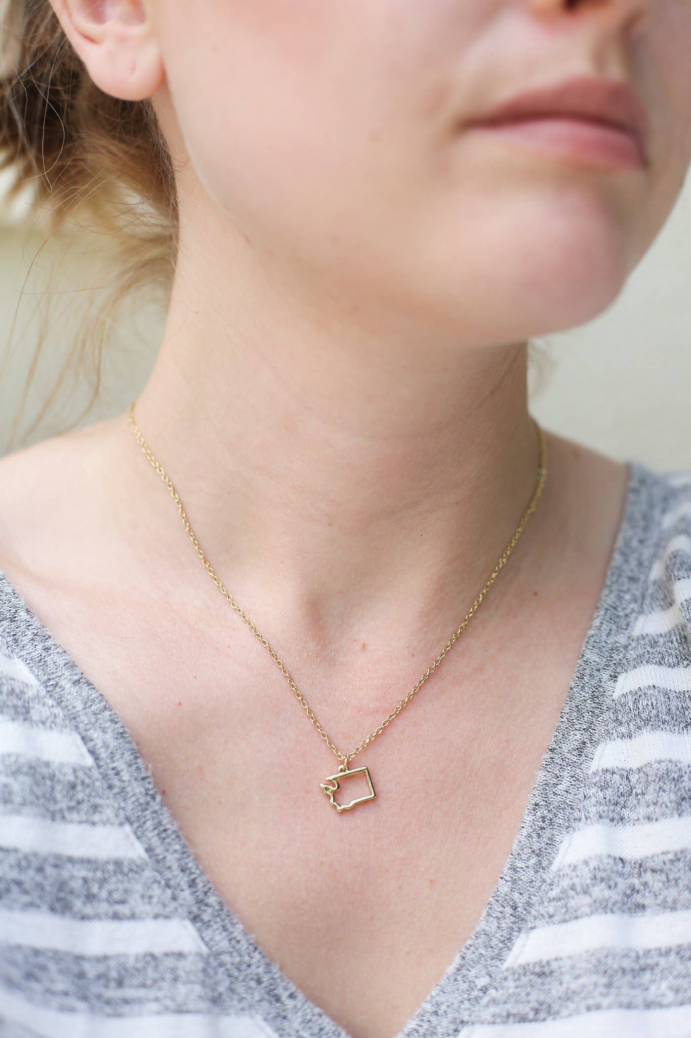 Lucky Feather - Wholesale Pendant/Charm Necklace - State Necklace - Gold - WASHINGTON3