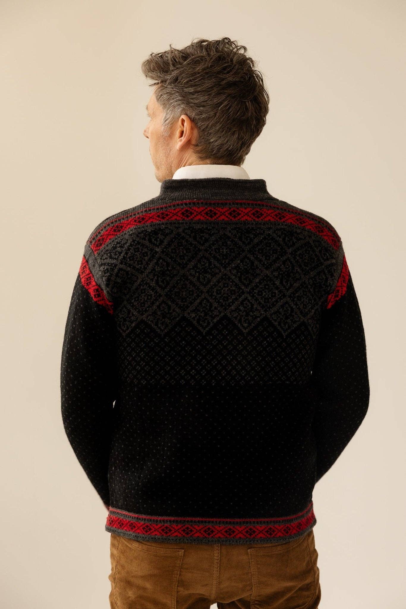 Susan Fosse AS - Wholesale Cardigan - Men's - Kvam Men's Cardigan11