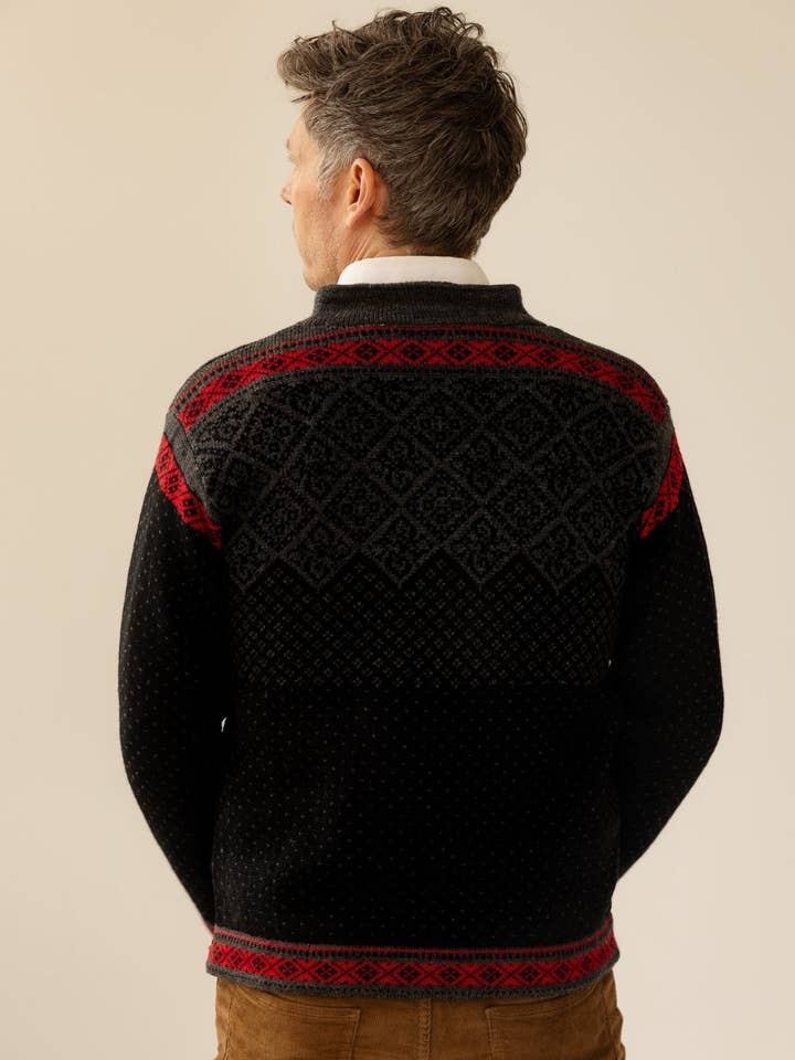 Susan Fosse AS - Wholesale Cardigan - Men's - Kvam Men's Cardigan11